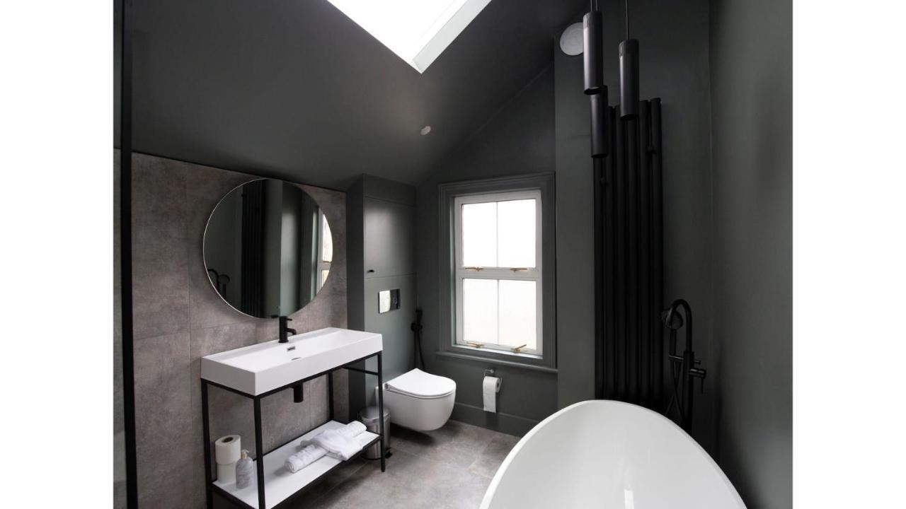 Pass The Keys Stunning, Brand New 3Br Home - Central Оксфорд Экстерьер фото